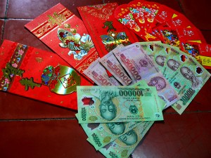 Truyen cuoi hay tien li xi it ma khong it