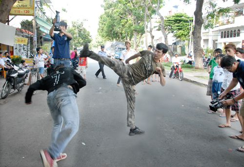 Truyện cười hay đánh thế còn nhẹ